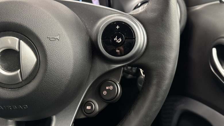 Smart EQ fortwo coupe 60kW EQ Pulse Premium 17kWh 2dr Auto [22kWCh] Electric Coupe